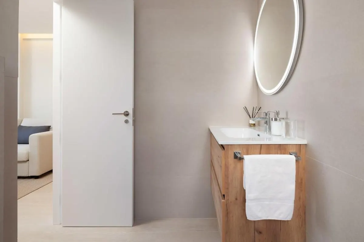Live Like A Local Your Comfortable Retreat At Pas Malaga 0*,